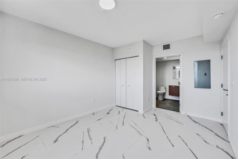 Apartment in North Miami, Florida 2 bedrooms, 83.7 sq.m. № 1994443 - photo 14