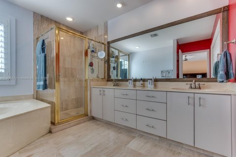 House in Boca Raton, Florida 3 bedrooms, 218.51 sq.m. № 1964907 - photo 22