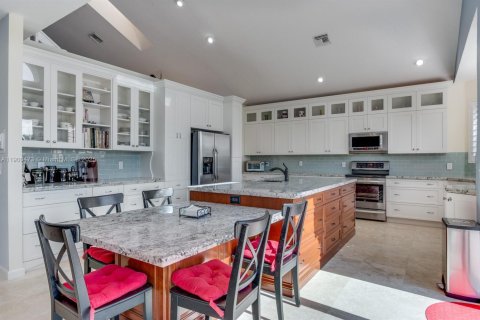 House in Boca Raton, Florida 3 bedrooms, 218.51 sq.m. № 1964907 - photo 9