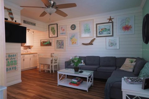 Condo in New Smyrna Beach, Florida, 1 bedroom  № 1514072 - photo 10