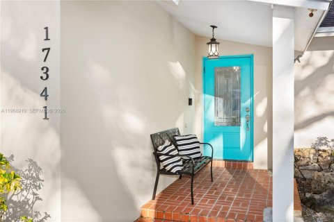 Casa en alquiler en Palmetto Bay, Florida, 4 dormitorios, 201.23 m2 № 2041833 - foto 4