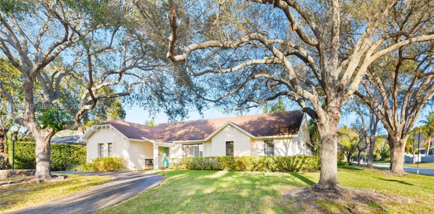 Casa en Palmetto Bay, Florida 4 dormitorios, 201.23 m2 № 2041833