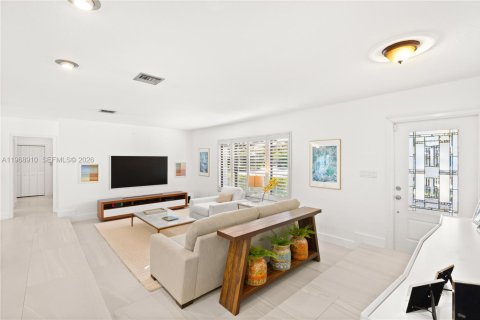 Casa en alquiler en Palmetto Bay, Florida, 4 dormitorios, 201.23 m2 № 2041833 - foto 5