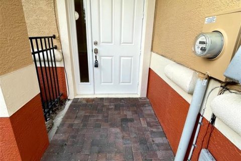 Adosado en alquiler en Kissimmee, Florida, 3 dormitorios, 158.03 m2 № 1829345 - foto 3