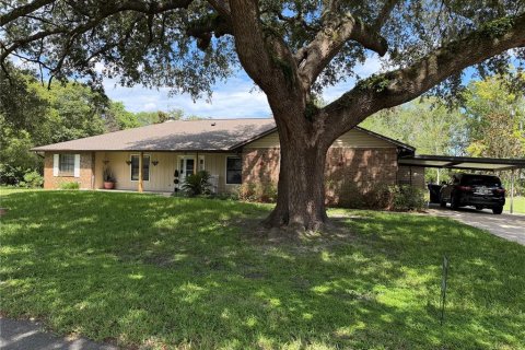 House in Oviedo, Florida 4 bedrooms, 218.69 sq.m. № 2196995 - photo 2