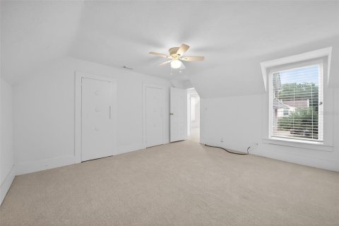 House in Orlando, Florida 6 bedrooms, 423.08 sq.m. № 2110404 - photo 2