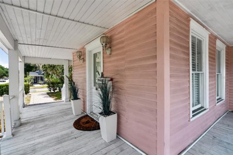 House in Orlando, Florida 6 bedrooms, 423.08 sq.m. № 2110404 - photo 7