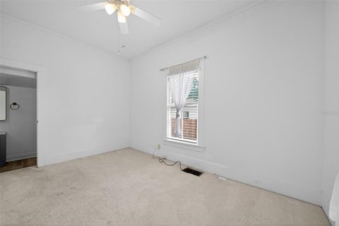 House in Orlando, Florida 6 bedrooms, 423.08 sq.m. № 2110404 - photo 25