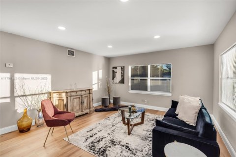 Villa ou maison à vendre à Fort Lauderdale, Floride: 3 chambres, 116.87 m2 № 1941848 - photo 9