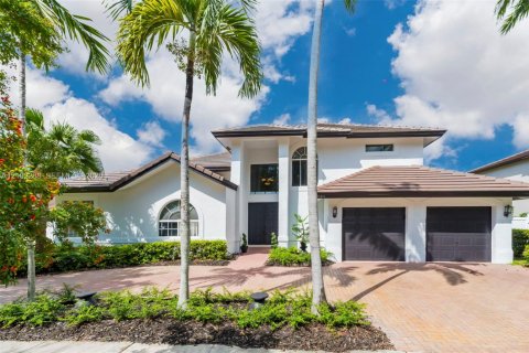 Villa ou maison à vendre à Pembroke Pines, Floride: 5 chambres, 277.41 m2 № 2413030 - photo 11