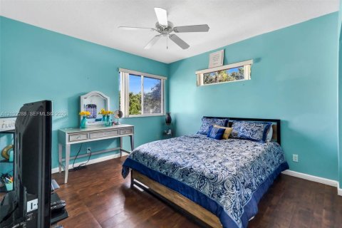 Villa ou maison à vendre à Pembroke Pines, Floride: 5 chambres, 277.41 m2 № 2413030 - photo 24