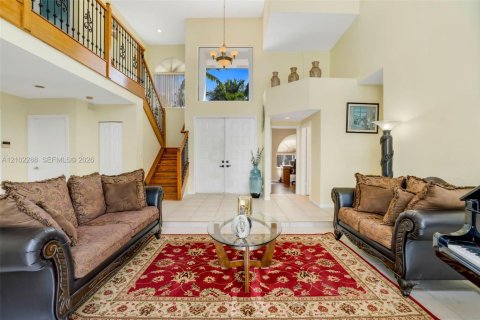 Villa ou maison à vendre à Pembroke Pines, Floride: 5 chambres, 277.41 m2 № 2413030 - photo 14