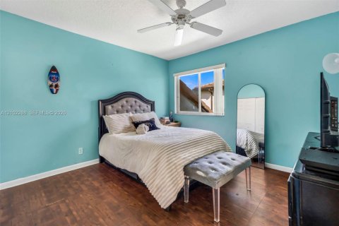 Villa ou maison à vendre à Pembroke Pines, Floride: 5 chambres, 277.41 m2 № 2413030 - photo 25