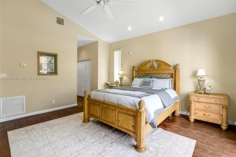 Villa ou maison à vendre à Pembroke Pines, Floride: 5 chambres, 277.41 m2 № 2413030 - photo 27