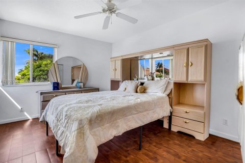 Villa ou maison à vendre à Pembroke Pines, Floride: 5 chambres, 277.41 m2 № 2413030 - photo 26