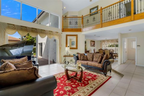 Villa ou maison à vendre à Pembroke Pines, Floride: 5 chambres, 277.41 m2 № 2413030 - photo 13