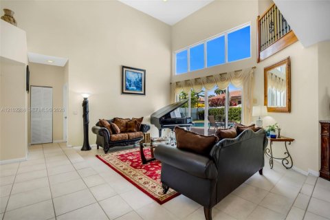 Villa ou maison à vendre à Pembroke Pines, Floride: 5 chambres, 277.41 m2 № 2413030 - photo 12