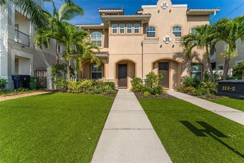 Touwnhouse à Tampa, Floride 3 chambres, 196.95 m2 № 2302815
