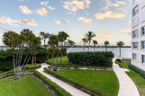 Copropriété à louer à West Palm Beach, Floride: 2 chambres, 105.26 m2 № 1102119 - photo 1