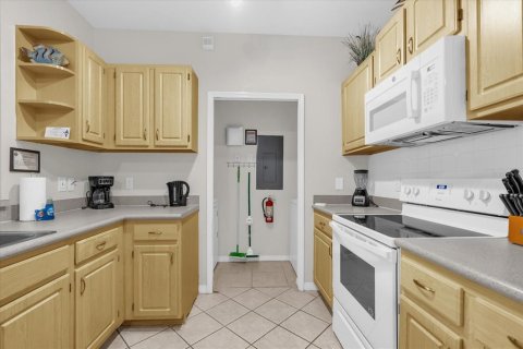 Condo in Kissimmee, Florida, 2 bedrooms  № 1857957 - photo 11