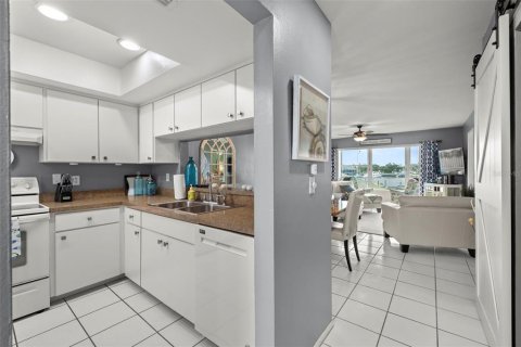 Copropriété à vendre à New Port Richey, Floride: 2 chambres, 99.59 m2 № 1662355 - photo 14
