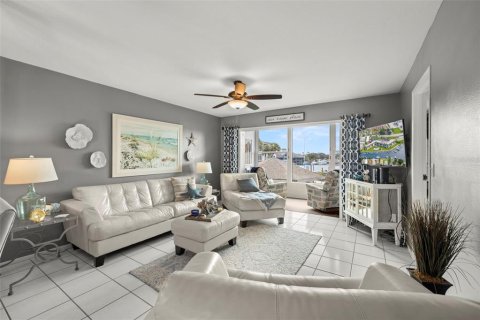 Copropriété à vendre à New Port Richey, Floride: 2 chambres, 99.59 m2 № 1662355 - photo 3