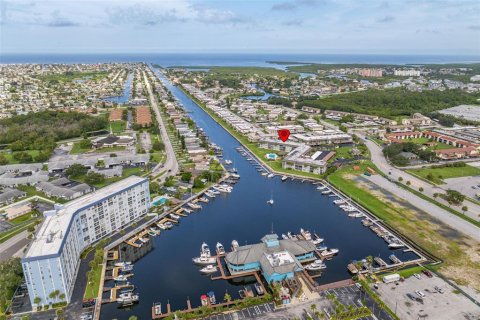 Copropriété à vendre à New Port Richey, Floride: 2 chambres, 99.59 m2 № 1662355 - photo 2