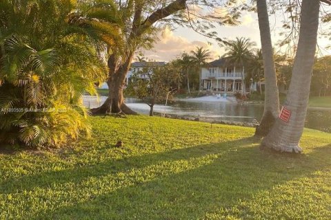 House in Pinecrest, Florida 3 bedrooms, 141.4 sq.m. № 1945529 - photo 6