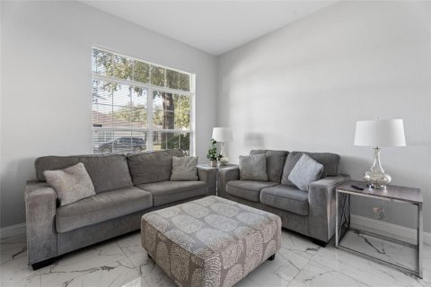 Villa ou maison à vendre à Davenport, Floride: 5 chambres, 217.86 m2 № 2400128 - photo 18