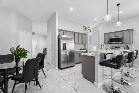 Villa ou maison à vendre à Davenport, Floride: 5 chambres, 217.86 m2 № 2400128 - photo 5