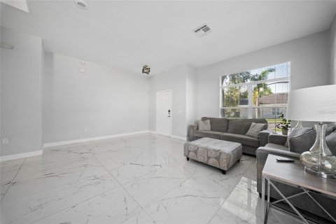 Villa ou maison à vendre à Davenport, Floride: 5 chambres, 217.86 m2 № 2400128 - photo 16