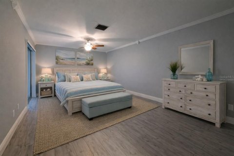 House in Saint Petersburg, Florida 2 bedrooms, 130.06 sq.m. № 2123417 - photo 15