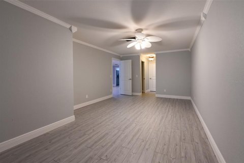House in Saint Petersburg, Florida 2 bedrooms, 130.06 sq.m. № 2123417 - photo 12