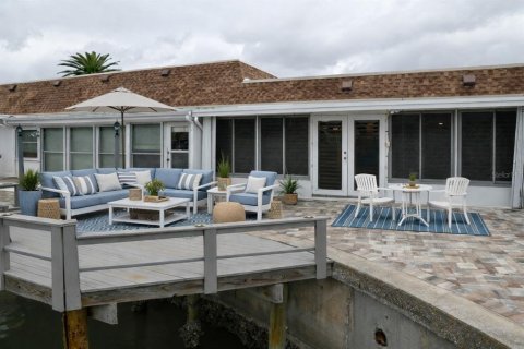 House in Saint Petersburg, Florida 2 bedrooms, 130.06 sq.m. № 2123417 - photo 22