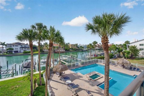 Condominio en alquiler en Saint Petersburg, Florida, 2 dormitorios, 105.44 m2 № 2200283 - foto 29
