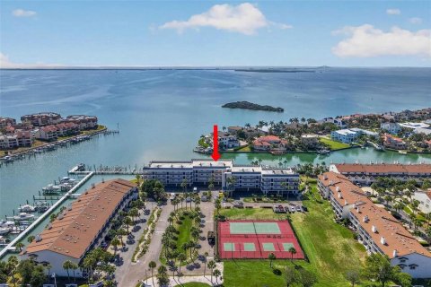 Condominio en alquiler en Saint Petersburg, Florida, 2 dormitorios, 105.44 m2 № 2200283 - foto 3