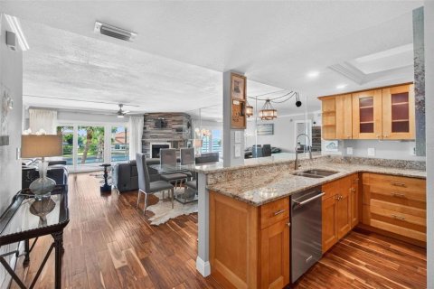 Condominio en alquiler en Saint Petersburg, Florida, 2 dormitorios, 105.44 m2 № 2200283 - foto 11