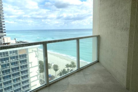 Condo in Sunny Isles Beach, Florida, 2 bedrooms  № 2027093 - photo 5
