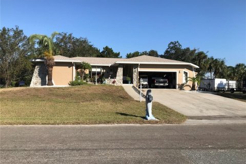 Casa en venta en Crystal River, Florida, 2 dormitorios, 141.58 m2 № 1405141 - foto 1