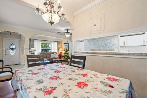 House in Fort Lauderdale, Florida 1 bedroom, 176.98 sq.m. № 1997881 - photo 12