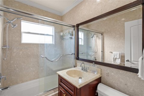 House in Fort Lauderdale, Florida 1 bedroom, 176.98 sq.m. № 1997881 - photo 18