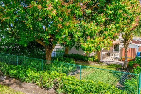 House in Fort Lauderdale, Florida 1 bedroom, 176.98 sq.m. № 1997881 - photo 21