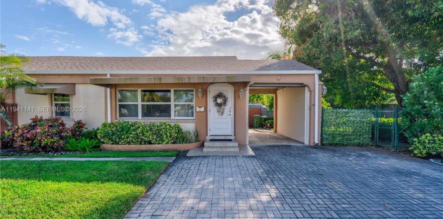 House in Fort Lauderdale, Florida 1 bedroom, 176.98 sq.m. № 1997881