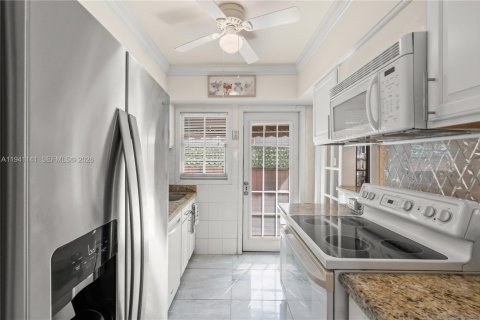 House in Fort Lauderdale, Florida 1 bedroom, 176.98 sq.m. № 1997881 - photo 13