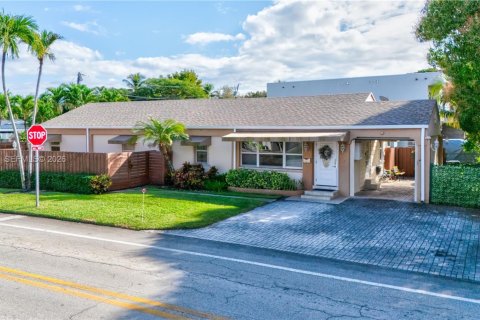 House in Fort Lauderdale, Florida 1 bedroom, 176.98 sq.m. № 1997881 - photo 4