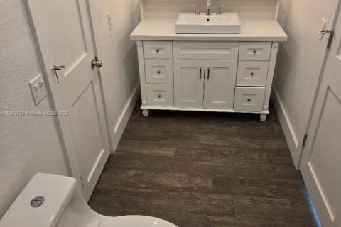 Снять в аренду виллу или дом в Майами, Флорида 5 спален, 175.4м2, № 1954784 - фото 16