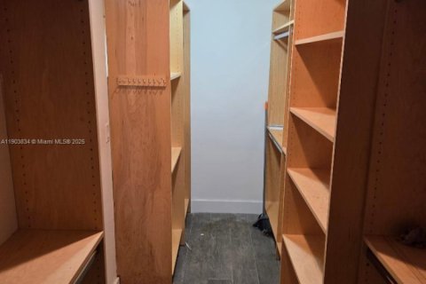 Снять в аренду виллу или дом в Майами, Флорида 5 спален, 175.4м2, № 1954784 - фото 13