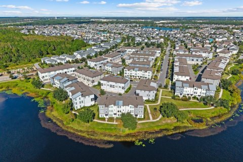 Adosado en venta en Orlando, Florida, 3 dormitorios, 187.29 m2 № 2421962 - foto 2
