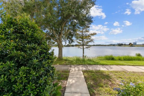Adosado en venta en Orlando, Florida, 3 dormitorios, 187.29 m2 № 2421962 - foto 5