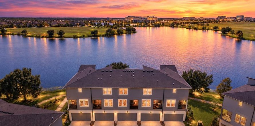 Adosado en Orlando, Florida 3 dormitorios, 187.29 m2 № 2421962